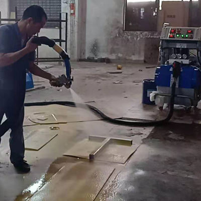 1637559698562734.jpg 聚脲噴涂浴缸.jpg