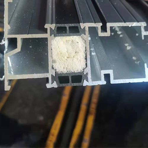 鋁合金門窗填充聚氨酯發(fā)泡機