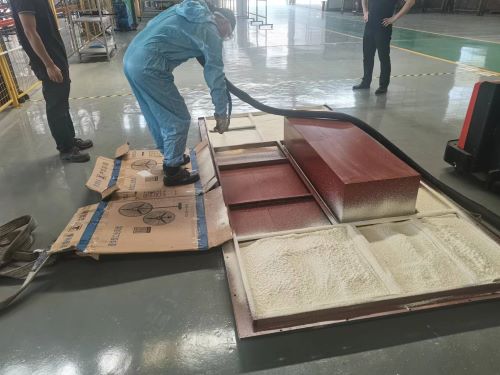 車(chē)廂保溫聚氨酯噴涂機(jī)設(shè)備